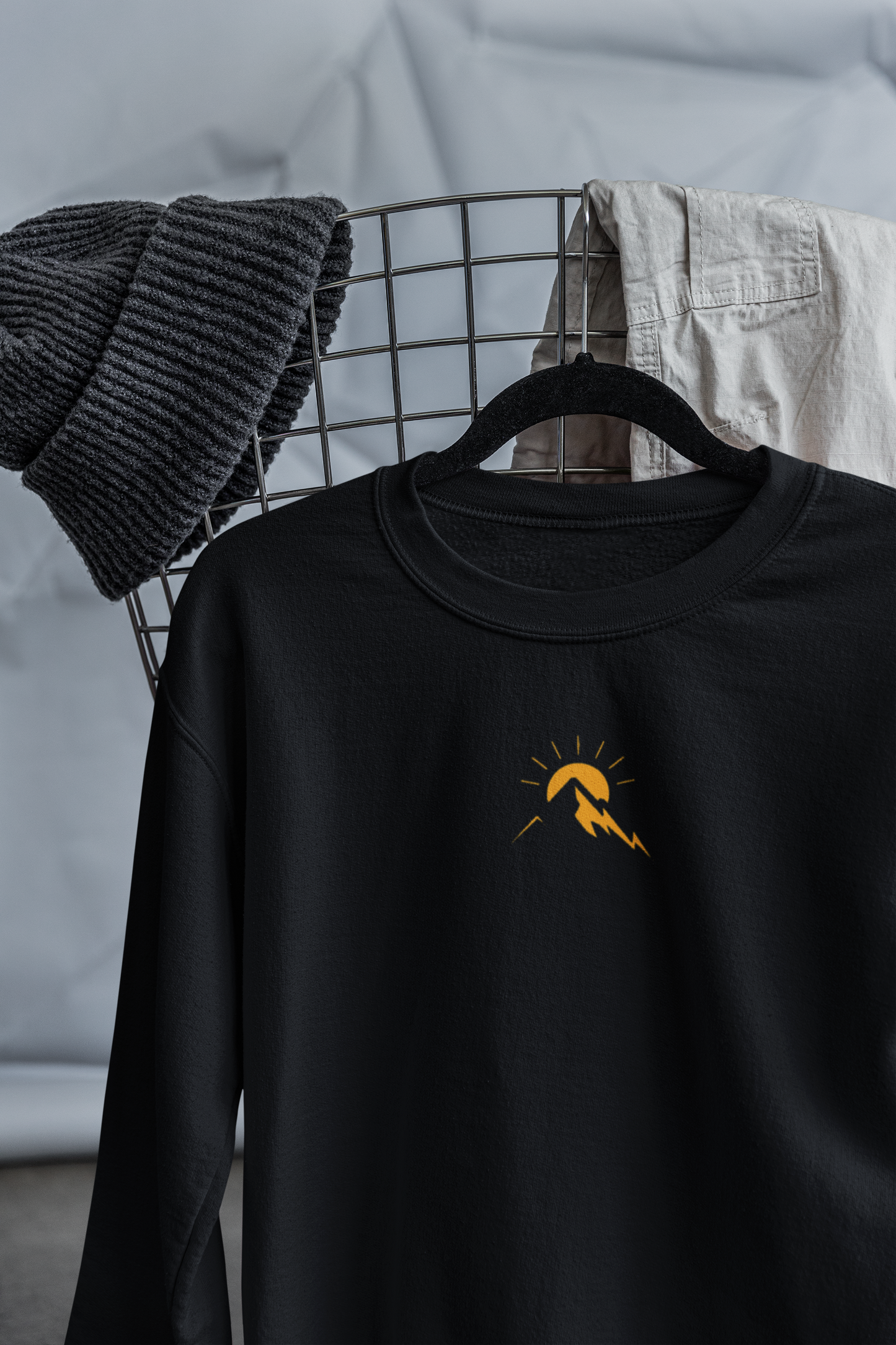 Unisex Sunrise Mountain Minimalist Sweatshirt –Unisex Heavy Crewneck